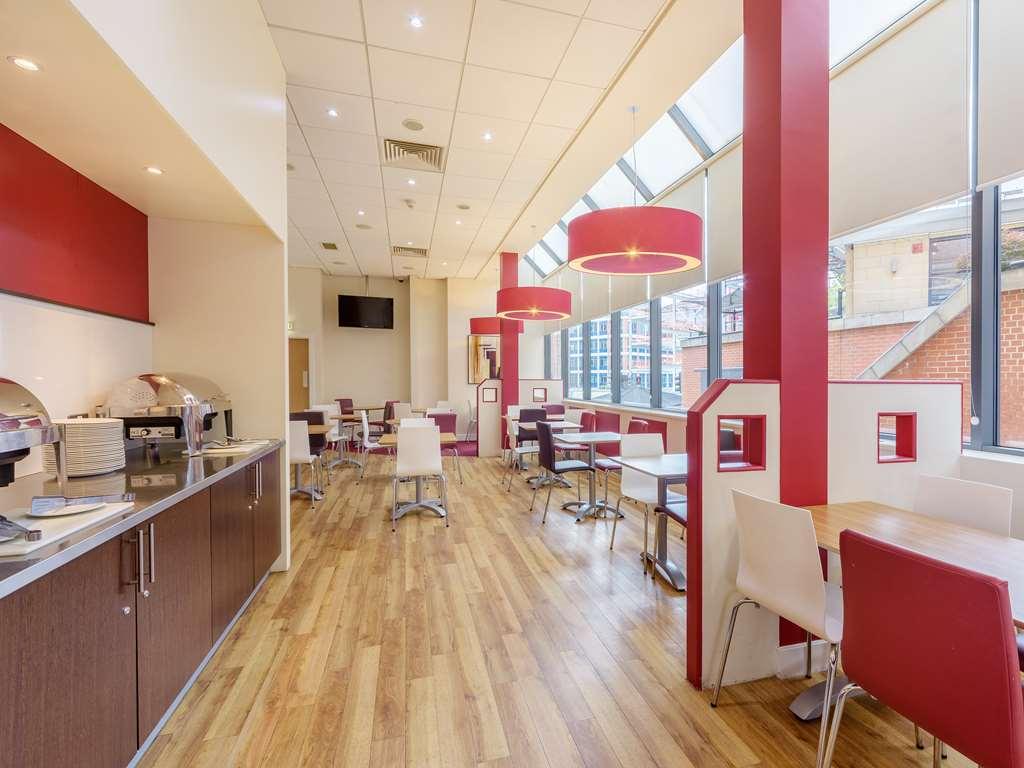 Travelodge Leeds Central المطعم الصورة