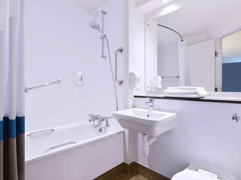 Travelodge Leeds Central المظهر الخارجي الصورة