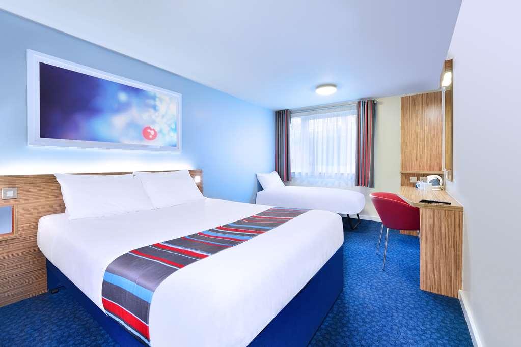 Travelodge Leeds Central الغرفة الصورة
