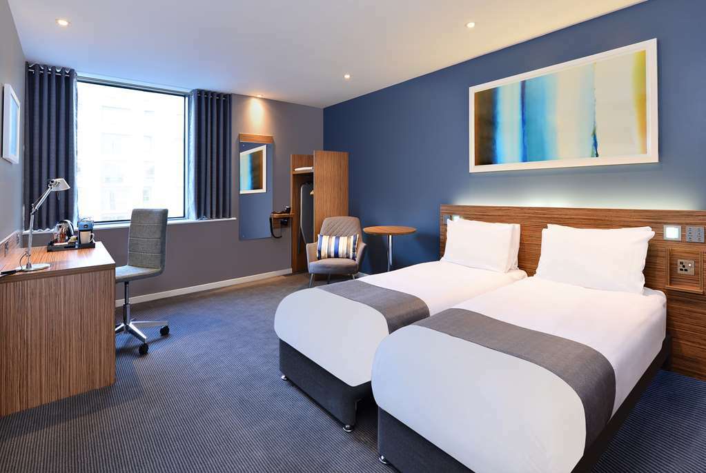 Travelodge Leeds Central الغرفة الصورة